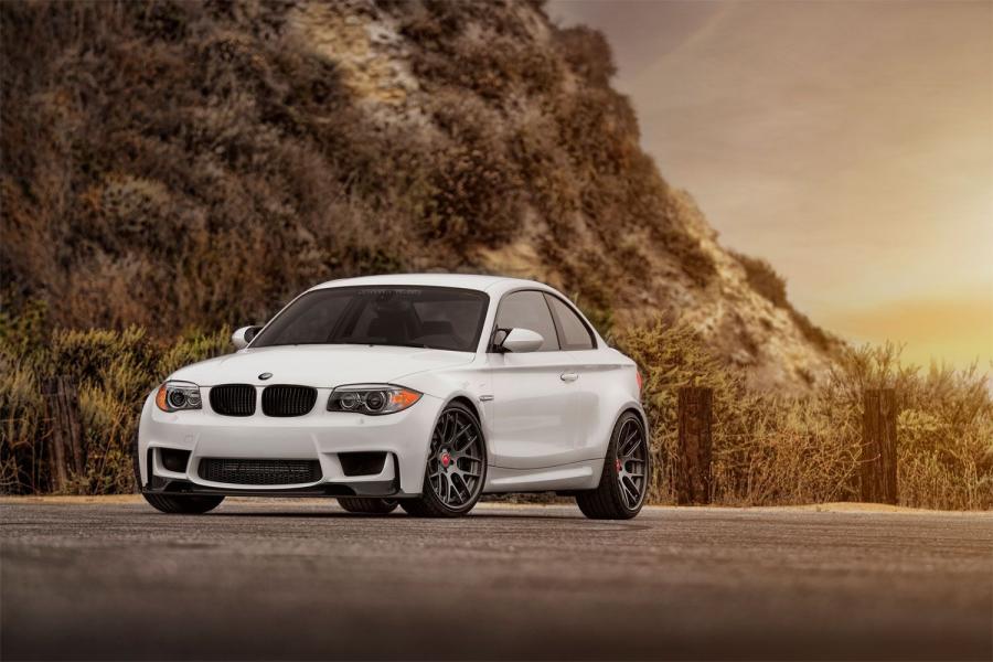  BMW GTS-V 1M by Vorsteiner 2012 года  (фото 1 из 5)